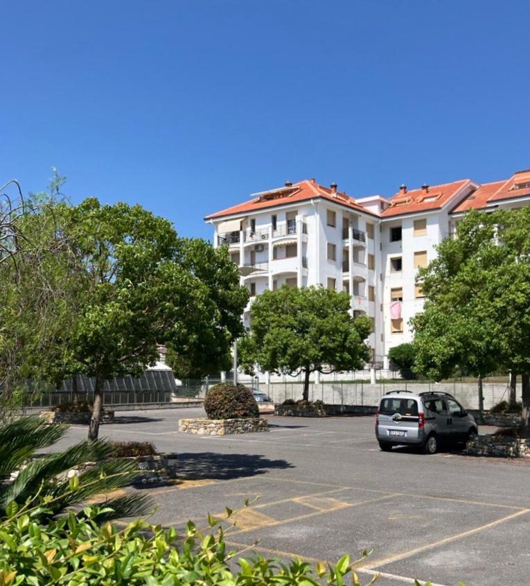 Apartmán Aria Luce Mare San Bartolomeo Al Mare Exteriér fotografie